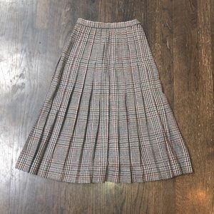 JH Collectibles Petites 100 percent pure wool Women Skirt Pleated